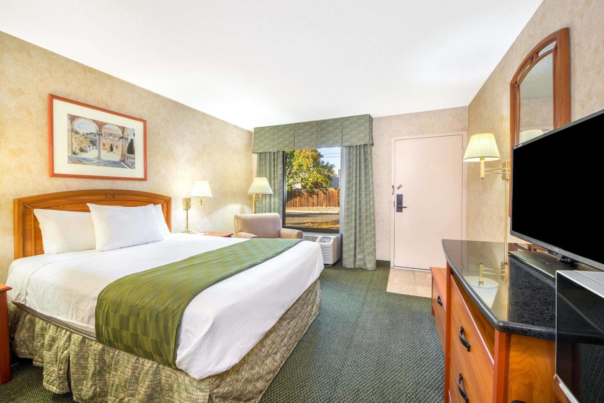 Days Inn & Suites By Wyndham Albuquerque North Esterno foto